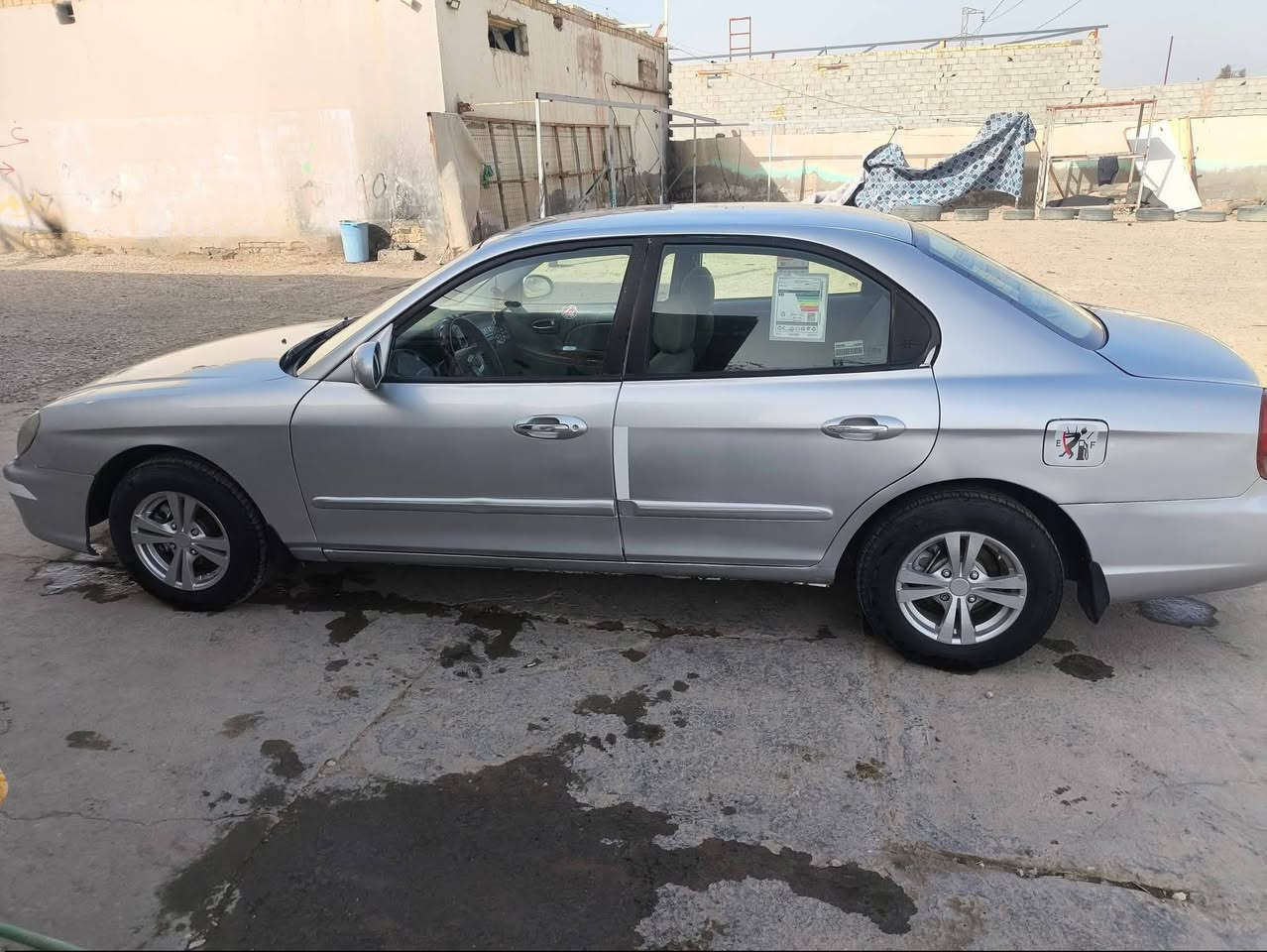 السلام عليكم سوناتا 2001 سنوية لل2028 هزة جديدة ما ساقطة رقم بغداد دولي باسمي شخصيا اني المالك مداور ثاني يوم تخم تاير جديد مكينة 2000 المرغوب كير ومكينه شرط جاهزة من كافة النواحي سيارة خير من الله السعر 60 وبيها مجال  مكان  السيارة ديوانية للاستفسار ***********
