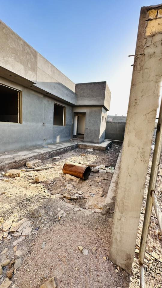 السلام عليكم
بيت بنسبة انجاز ٧٥٪؜ في البكرلي حي الفنانين خلف بيت القاضي
المساحه ٤٠٠ متر مربع
يحتوي على 3 غرف نوم بالطابق الاسفل
و غرفه بالطابق الاعلى
البيت سيراميك مطبخ و صحيات و بياض جدران كامل و لبخ على كامل محيط البيت
البناء حديث
للتواصل : ***********
