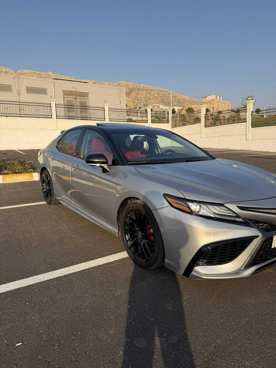 تویوتا کامری XSE 2023 هایبرد
فول مواصفات داخل سور
ئیك چاملوغ ضبغ بئ داخلي بئ ایرباك
***********
