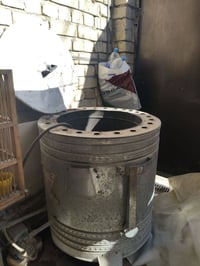 تنور للبيع حجم وسط نضيف واستعمال قليل ب 30 وبي مجال قليل حك الجيه مكان...