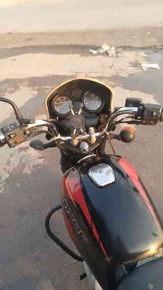 بوكسر جبلي 2021 ( مرقم ) محرك مفتوح وهسه بي صوت خفيف لو زنجيل لو بوشه ماعرف المهم ابيع واقع حال الدراجه تشتغل وجاي امشي بيها ولا موكفتني بشارع ابد تحويل ثاني يوم السعر 1200 مليون وميتين العنوان بغداد حي النصر ***********
