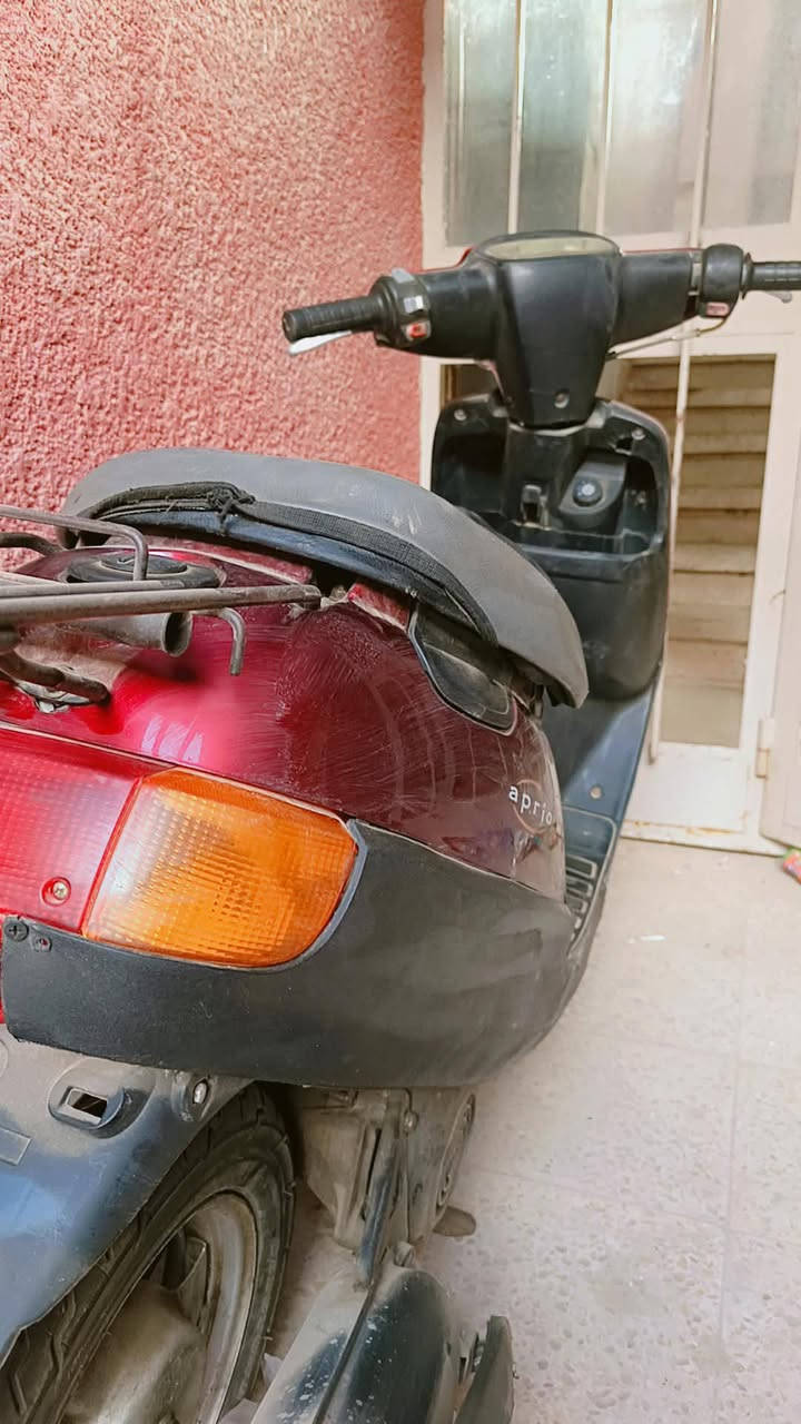 بطه 2003 مفتوحه مره وحده تجفيت اصلي ابو ٥٠ الف  كلها شغاله كامله بيها مكينه شرط ترايك وين ماتريد
سعرها 250 قفل
***********
