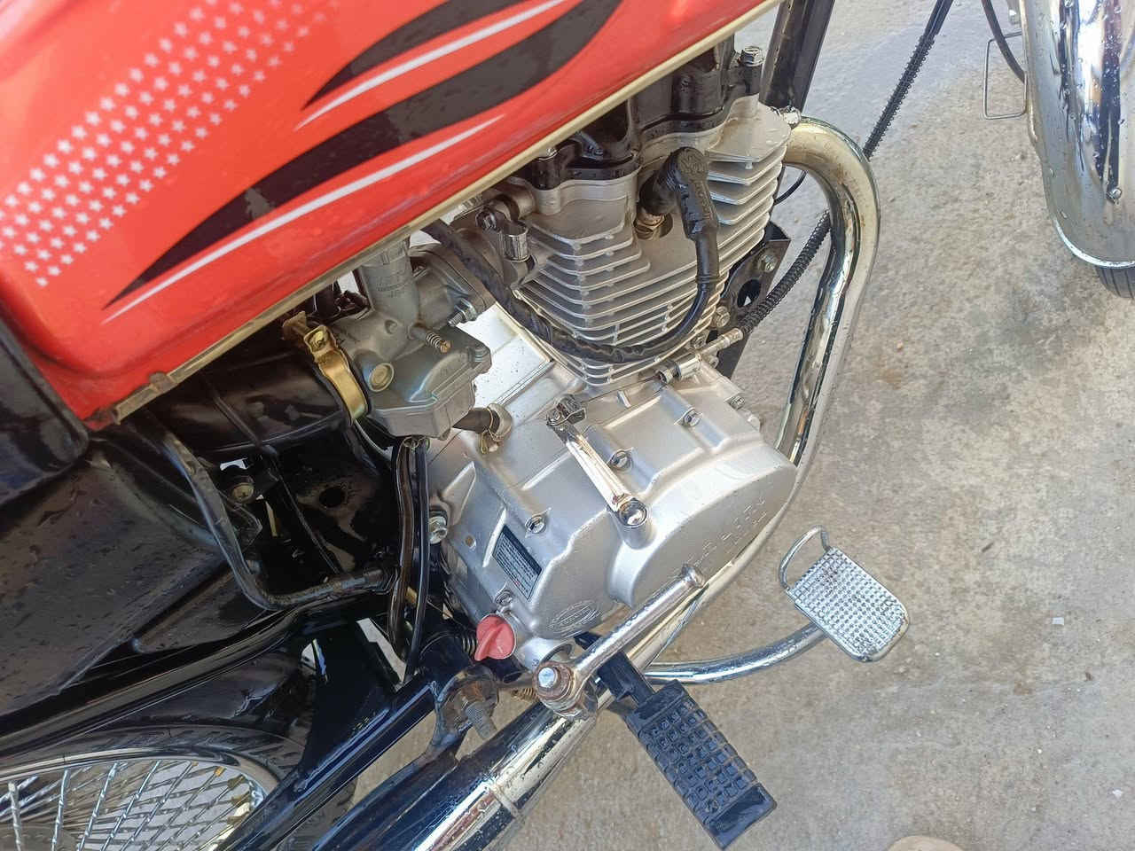 سولنيك تايكر 5 گير 125 cc ماشية 650 كيلو بس 
مراوس شعندك نزل الدراجة جديدة بعدها


**إذا كنت صاحب هذا الإعلان وتريد حذفه لأي سبب، رجاءا أرسل رسالة إلى الدعم الفني**