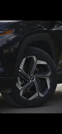 هونداي توسان موديل 2024 ماشيه 23 الف ميل  رقم بغداد انكليزي  فوول السي...