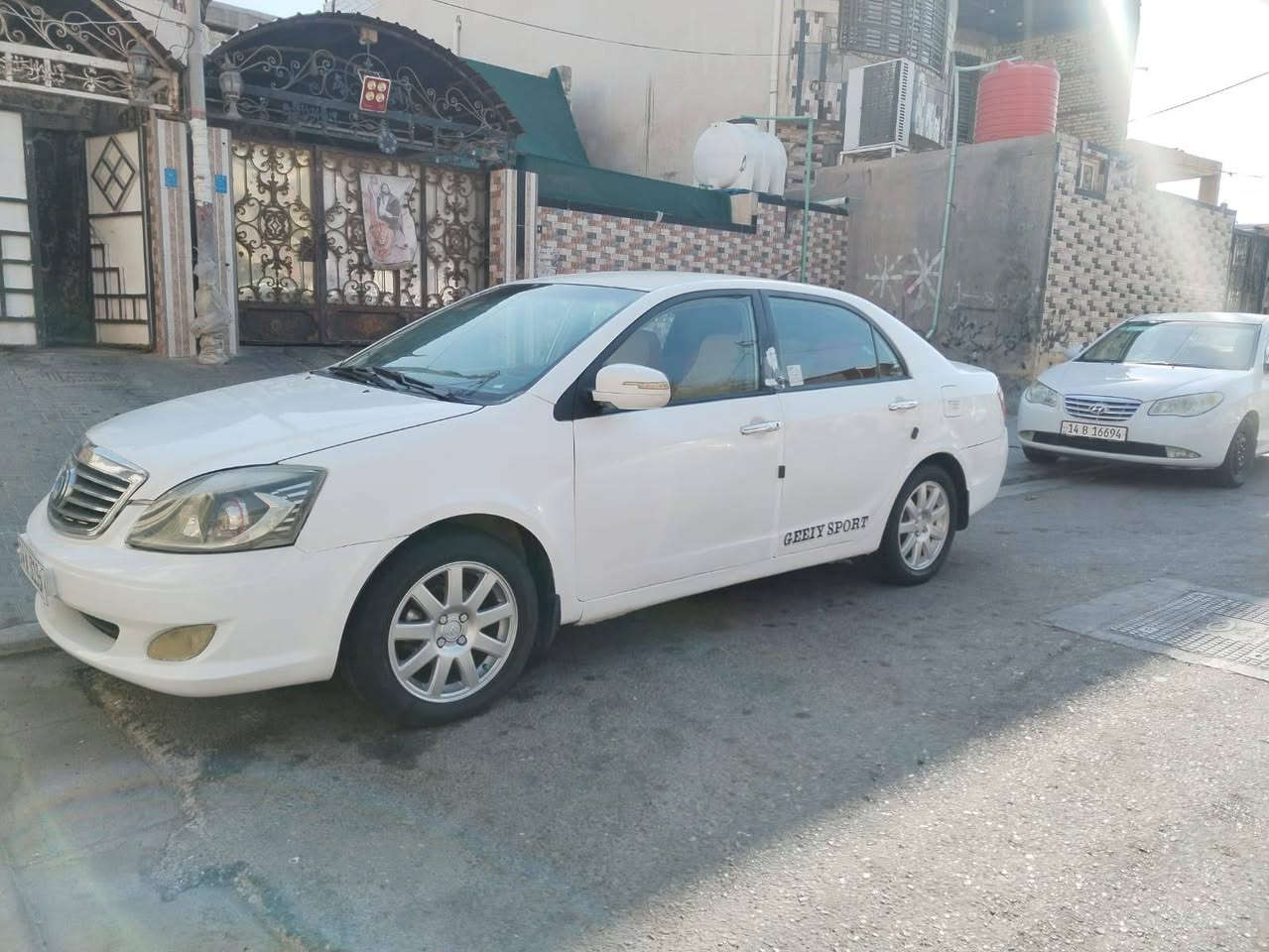 جيلي موبل ٢٠١٣ السياره كفاله من ضربه وتبديل بيها مكانات صبغ تعمير مكينه جديده كير حداده ميه بالميه تبريد تخم تاير السياره جاهزه من كلشي سنويه ٣١ السعر ٣٣ للاستفسار *********** البصرة, العراق
