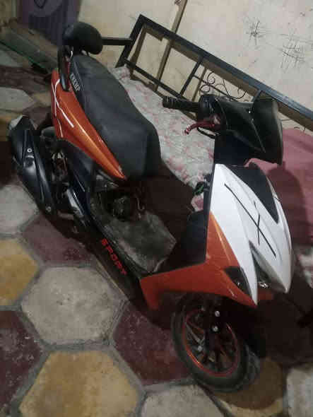 دراجه للبيع  دراجه حلوه كلشي شغال عده السلف ودراجه مفتوحه ولفات السعر ٢٥٠ وبيه مجال تدللوون  ‏‪***********‬‏
