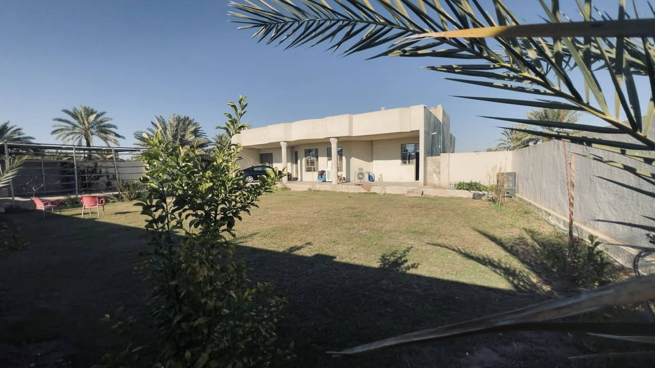 بسم الله الرحمن الرحيم دارين مع دونم طابو سند ٢٥ملك الدارين منفصلين للبيع بغداد ناحيه اليوسفية القصر لاوسط الضباط خلف مكتب حامد القرغلي لاستفسار بي واتساب هاذ رقم ***********
