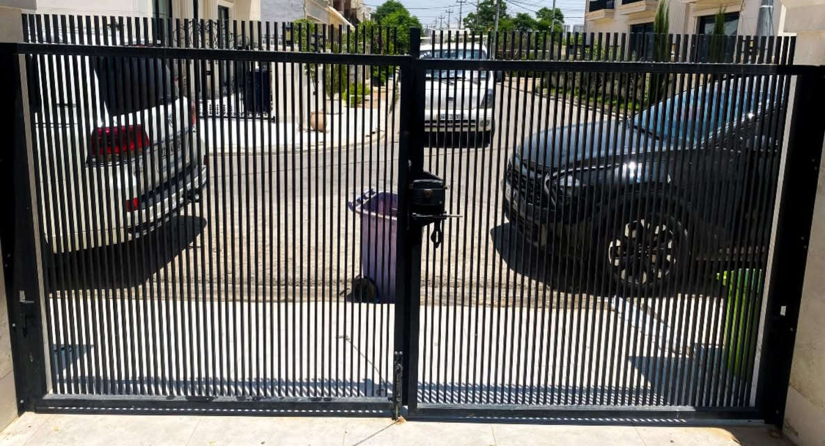 حدادة الشهم  👨🏽‍🔧🚛
لعمل كافة انواع الحداده والصيانه🛠️✅
( سقائف -ابواب-محجلات -كتائب- ديكورات )
فصال حسب الطلب ✅

                     في جميع مناطق أربيل🌏💞

للتواصل راقم الهاتف
            (***********)   يوجد واتس اب     (***********)
