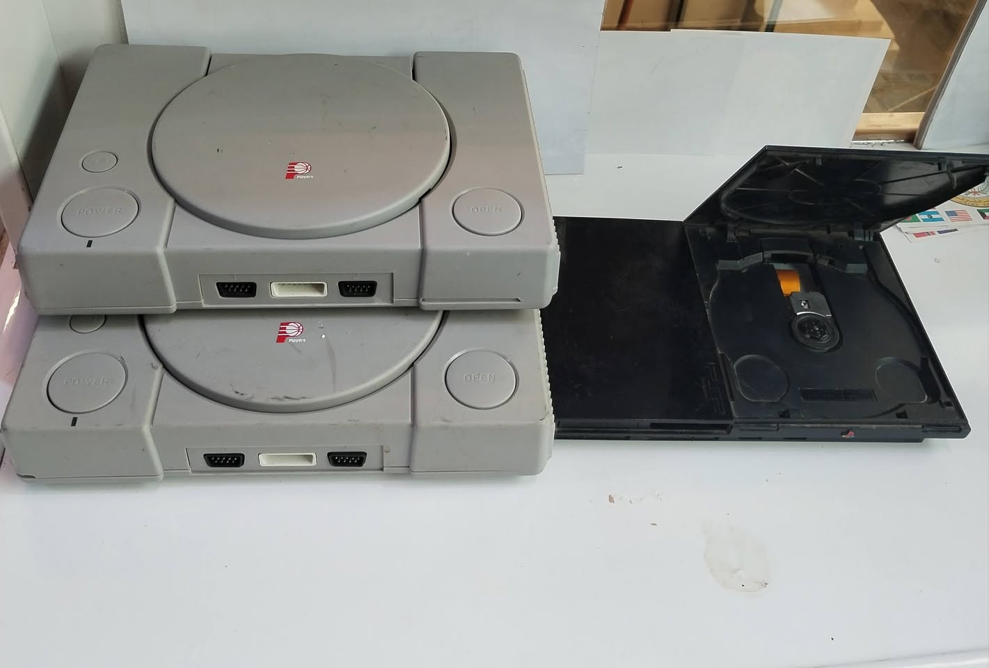 الكل للبيع بي الشغال وبي لا بيع فحم 
بلي تو شغال بدون صورة عدد ا

يدات بلي فور ۲ تفيد قطع غيار يدة فور واير عدد ا

يدة سيكا واير ليس ۱ جدید

يدات بلي 2  بلوتوث  3قطع شغالت بس معرف عنم شي الضوء يشتغل بس ما عندي جهاز افحص بيه ومعرف بيهم 

يدة اكس بوكس شكل غريب معرف 

دفيدي عدد ۲ واحد فحصت واحد الاسود يشتغل ضوء ويحول ولكن لا يضهر صوره على الشاشه

فيشة اكس بوكس اورجینال

فيشه وتحويله اكس بوكس ٣٦٠

شخاطه الوان تلفزيون قديم

شاحنة بلي فور

شاحنة بطاريه بلي ٣

اتاري عدد ۲

اتاري محمول عدد ۲

وبقيه التفصيل موضح بالصور تابعو الصور
بيع شي على شي (((.. فحم...)))
السعر للكل ٤٠ الف ((((والتوصيل مجاني لجميع المحافظات)))) أحمد حسن


**إذا كنت صاحب هذا الإعلان وتريد حذفه لأي سبب، رجاءا أرسل رسالة إلى الدعم الفني**