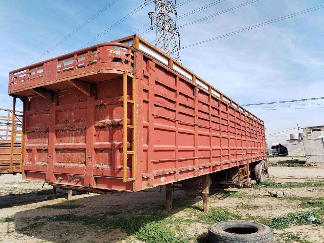 عربانه الطول 12و 10 العرض مترين 45 الرتفاع 190 شاصي محلي ثلث دناكير سكانيا السعر 60 وبيها مجال  العنوان موصل جانب اليمن *********** / *********** / ***********
