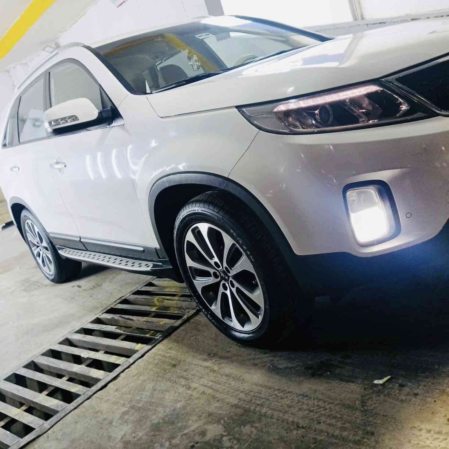 سلام عليكم كيا سورنتو للبيع خليجى موديل 2014 سياره مال بيت احله من صور محرك 2400 (4) سلندر ما مفتوح بشرط فحص كير ما مفتوح بشرط فحس سياره خير من الله مكفول كفاله عامه من كلشى لا صبخ لا بارد لا مفتوح كفاله عامه أربع اطاراط جديده رقم السياره سليمانيه دولى جديده سنويه لحد 29 هزه جديده مواصفات سياره فول بصمه كشه كهرباء إشاره بل مرى مرى شفط تحكمات بلوتوث AUX كأمره دواره كامره بلادى بل دشبول دشبول ليزرى دوسه سورنتو حساس امامى خلفى لد امامى خلفى يدات نيكل ٧ راكب تبريد ٣ قطع سياره فول فول ماعده بنورامه سعرها 180 بيهه مجال مكانى قضاء كلار اتصال ***********
