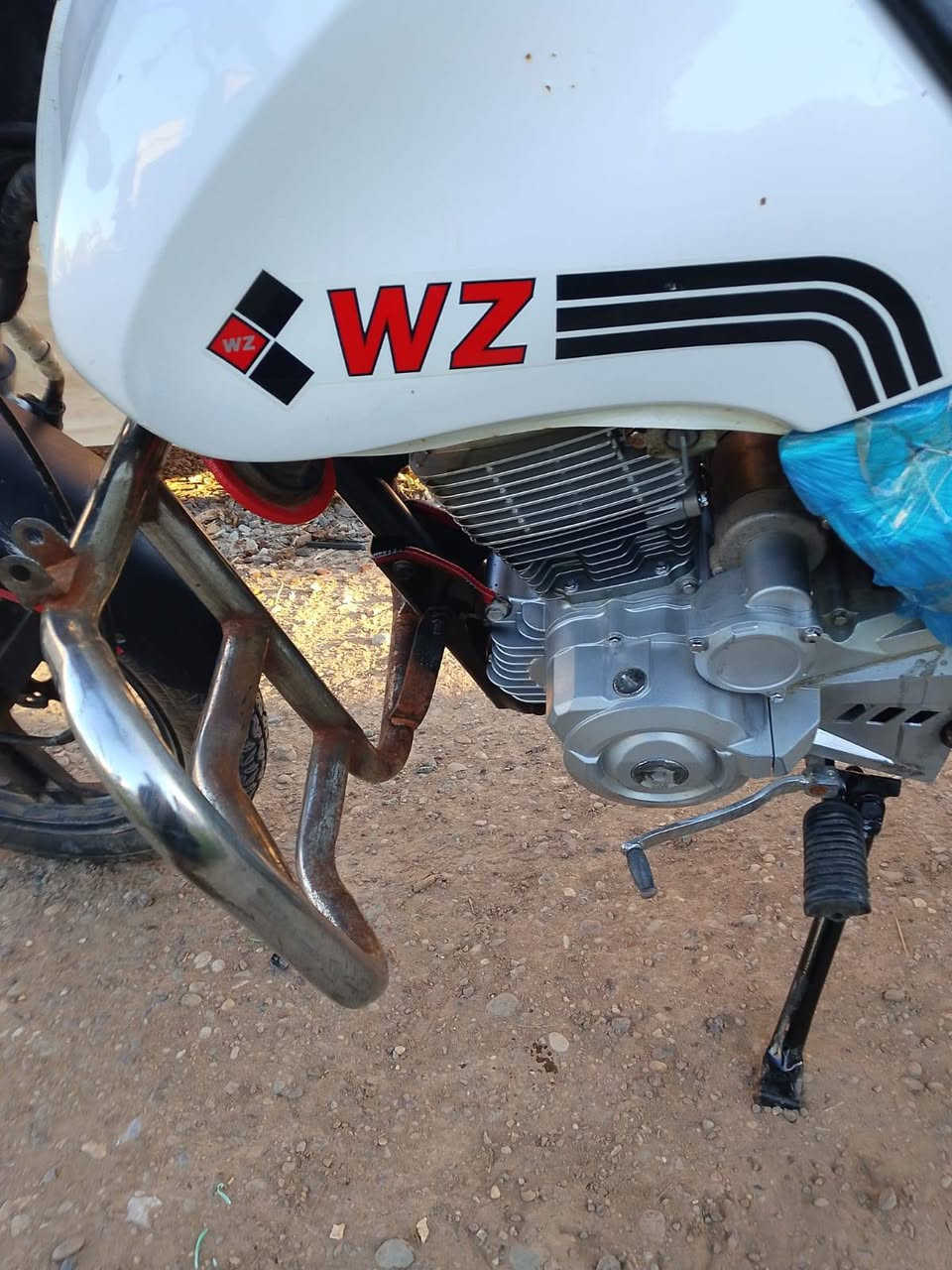 السلام عليكم دراجه سنكي موديل 2020 دراجه نضيفه كهربائيات شغاله محرك لاتنقيص ولا  تبخير أوراق كامله وداخله گمرگ يعني بس ع ترقيم محرك 200 دراجه كامله السعر 800 الاستفسار ***********
