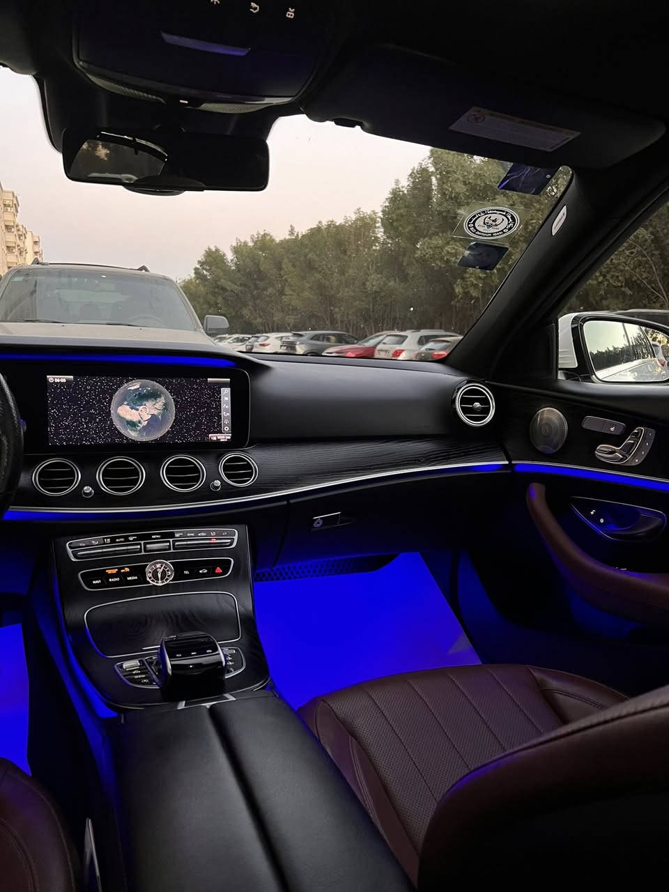السلام عليكم …🌹🔥
للبيع مارسديس E-Class 300 موديل 2018 السياره جايه مواصفات طلب خاص فول اوبشن يعني مواصفاته قريبه ع ال S من القليلات بلسوك هيج مواصفات .. ماشيه 63mi وارد امريكي داخله كلين تايتل وبعده كلين الحمد الله فقط فاتحين جاملغين وراجعين شاديهن بدون قطره صبغ حتى الدعاميات بدون حادث بدون غرق بدون ضرر بدون ايرباك السياره بدون اي نقص شرط كير مكينه صدر كهربائيات كله بعده لوك مسجات صفر رقم بغداد ( سنويه باسمي ) وعليه ( رقم مميز رباعي ) كتلوكاته وارضياته بلجيس الاصليه ممفتوحه … 
مواصفات ….
__________________________________________
بصمة
بانوراما 
٣ فصوص 
داتشو
خمس بردات
خمس كامرات 360• درجة 
كشنات كهرباء اكيد
ميموري خزن ٣ وضيعات مقاعد الاماميه
استرين كهرباء ميموري 
دبل ماوس
داخل لون جوزي 
مري قلاب ع بك
رادارات جانبية 
رادار امامي 
شاشه ديجتال
داخل ٣٦ لون اناره محيطيه بالكامل
لايتات داينمك ونظام  LED  MetaRex
نظام الثابتيه وعدم الخروج عن المسار
استرين هزاز في حال تم الخروج عن مسار 
تدفئه بالكشنات الاماميه
كشنات مساج
تدفئه بالسترين
كير ١٠ نمر
شفتات استرين
نظام مودات قياده حقيقيه / Indefgol / Sport / Sport Plus /  Eco
مري شفط 
داخل صاج ملكي 
فجوج AMG اصل 
ويل كب حجم 19 AMG 
وسائل ترحيب 
اخوان اغلب مواصفات كتبته للتوضيح وتفاصيل سياره شرحته فوك ورقم شاصي والتقرير موجودات الي يحب يتاكد يراسلني واتس اب والسياره خاضعه للفحص من قيل شركه بدي كار فرع المنصور والسياره خاليه من اي نقص عليه سيرفس جديد هم  شرط غراضه كله بلاد مملعوب بيهن وشرح كدامكم واسف ع الاطاله ..
السعر / 307$ مع مجال بسيط كلشش 
مكاني بغداد / حي الجامعة
للاستفسار اكثرر  / ***********
تحياتي 🌹
