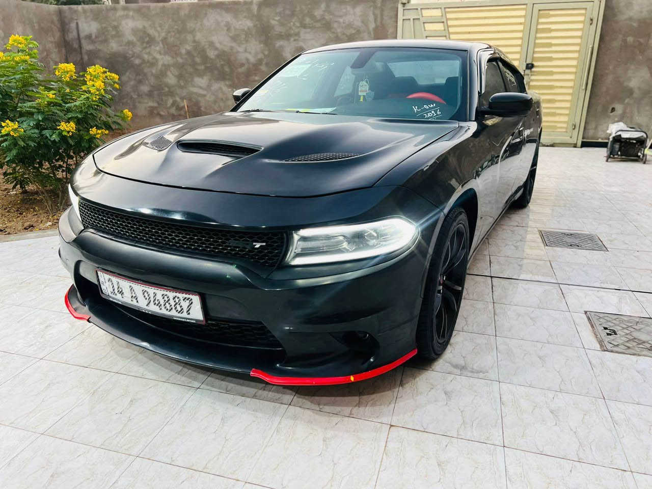 سلام عليكم للبيع جارجر موديل 2016 اصل مكفوله من الكص والنقل الجثه والضربه والصبغ والعيب الشرعي حادثها بنيد فقط رقم بصره دولي  تحويل ثاني يوم تحكم ستيرن  مضخم صوت ويل كب جديد طخم تاير  تبريد ثلج لايت زنون عالي وناصي الأصلي السياره جديده مابيها نقص السياره احله من الصوره السعر 159 قفل الشراي يتصل *********** مكان سياره بصره البصرة, العراق
