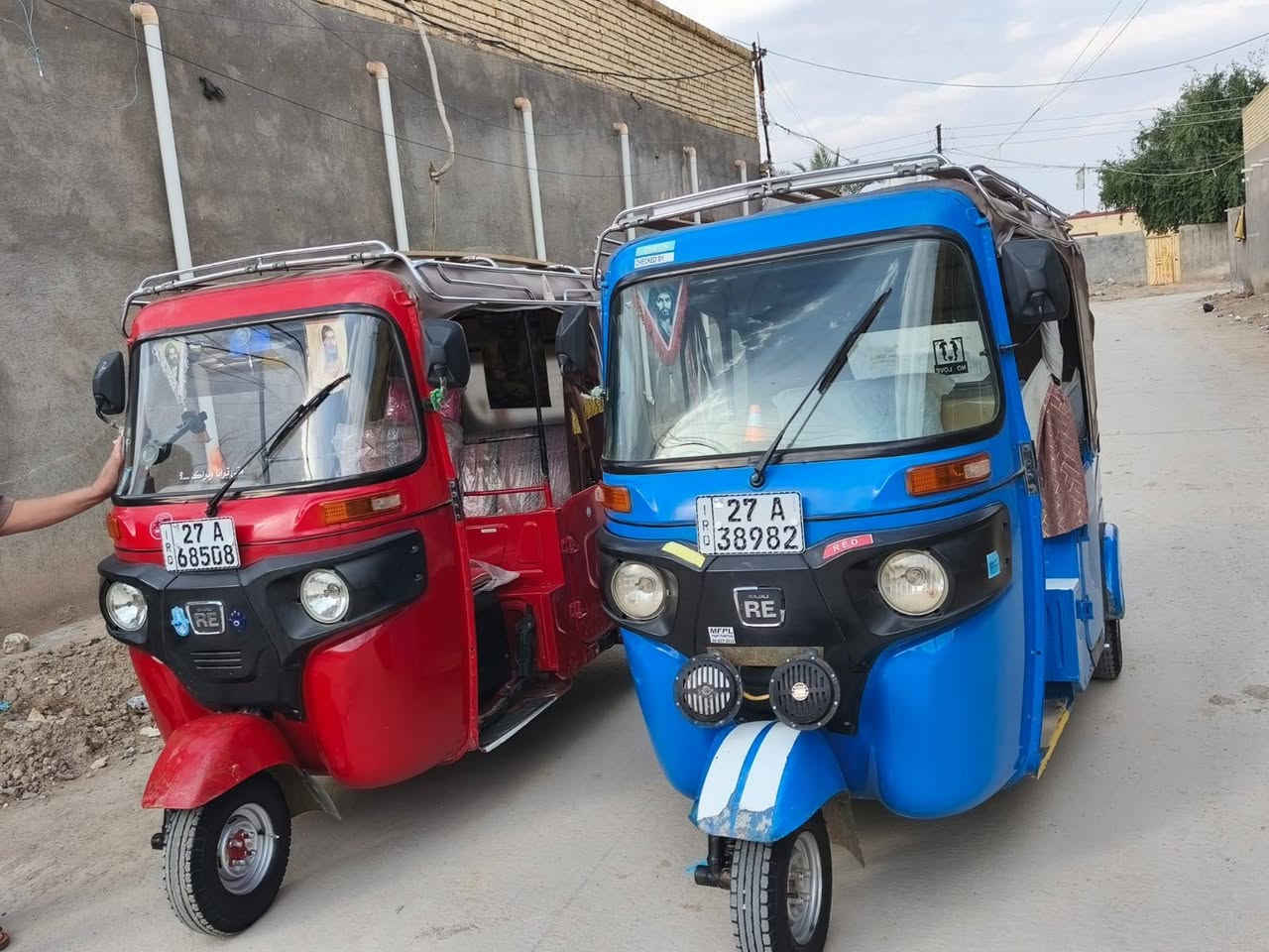 تكاتك للبيع الموديل 22شهر السابع اللون الأزرق والثانيه شهر التاسع اللون الأحمر وحده داخله هزه وحده لا
مبدل كلجات للاثنين كفاله ماعد البارد وحده بيها تنقيص ملاحضة البيع فارق 
*********** رقمي بو  الحمره
***********رقم بو الزركه
