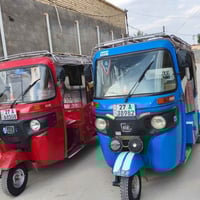 تكاتك للبيع الموديل 22شهر السابع اللون الأزرق والثانيه شهر التاسع اللو...