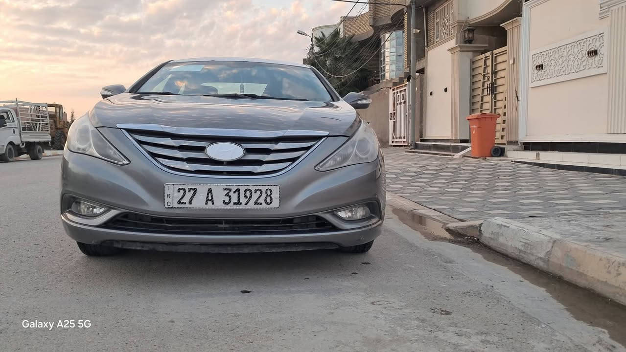 السلام عليكم سوناتا موديل 13 تحويل مباشر 
السياره وارد امريكي جاهزه اي نقص مابيها كهربايات كله شغاله 
محرك 2400 شرط كير ومكينة جاهزة
رقمها ذي قار سنويه لل 27 بأسمي تحويل ثاني يوم 
( اربع قطع مع رشات صبغ )
المكان واسط / الكوت
السعر (90) رقم *********** _ 
***********
