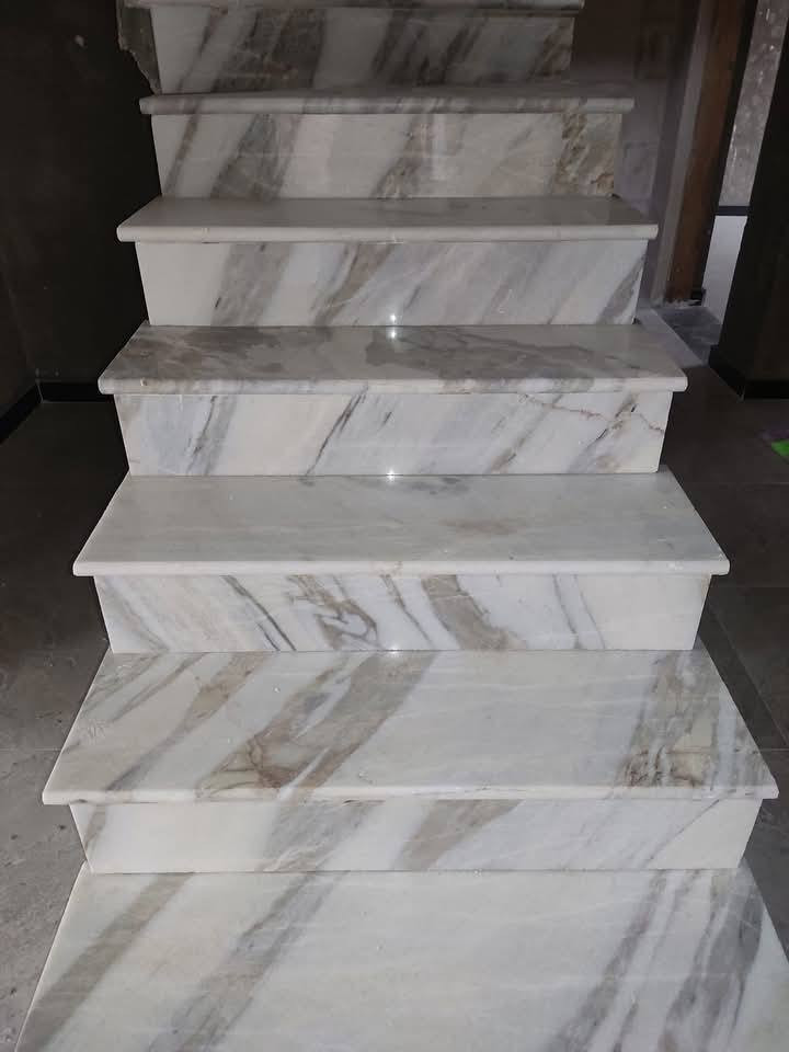 اسطه سيراميك جدران وارضيات مستعد للعمل 
العنوان بصره حيانيه
***********
***********
