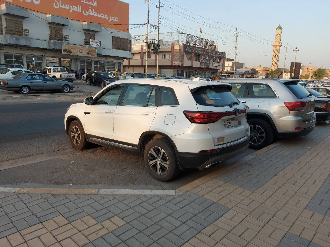 للبيع
السيارة: شانجان  CS75
الموديل: 2019
اللون: أبيض
رقم بغداد الإنكليزي 
السعر  115 ورقة 

الاستفسار على الرقم 
***********

المواصفات الداخلية:
بصمة تشغيل 
تبريد 2 قطعة  تبريدها ثلج ❄️

شاشة أندرويد كبيرة لمس
شاشة تفاعلية 

بلوتوث

مثبت سرعة
تحكم ستيرن 
اتو هولد 
سايد بريك دكمة 
ثلاجة مشروبات 
مرايا كهربائية
جام كهرباء 
عدد 8 قطعة إيرباك (وسائد هوائية)
5 مكبرات صوت

نظام إنذار

نظام ملاحه (GPS)

المواصفات الخارجية:
أضواء LED
أضواء زينون
حساسات ضغط الإطارات
حساسات اصطفاف
كاميرا خلفية
كاميرا جانبية 
جناح خلفي
ويل كب عدد 4 
اشاير بالمري 
مري شفط 
اريل قرش (نفكيشن) 

المواصفات الميكانيكية:

محرك 1,800 CC  تيربو
فور ويل درايف  (دفع رباعي )
4 سلندر

كير أوتوماتيك 

ماشية 122 الف قابل للزيادة 
سنوية صالحة لغاية 2029
