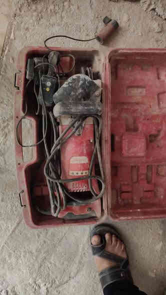 متوفر كوسره حفر حايط كامل ملحقات الكوسره تاخذها تشتغل بيها كبل مستخدمها مره الله شاهد 
مكاني كربلاء حي امن الداخلي  *********** #الجميع
السعر 150 او بيها مجال
