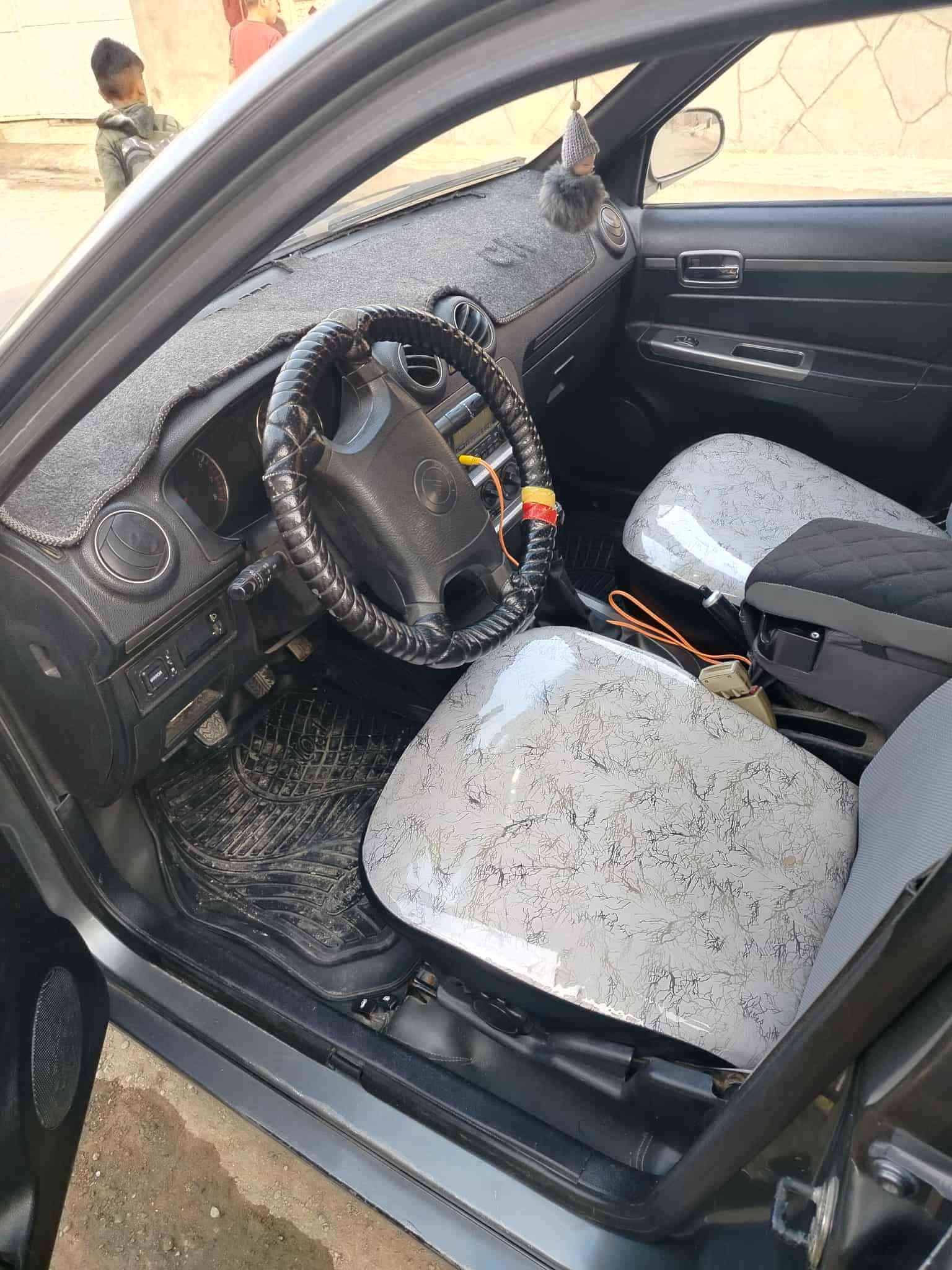 سي كي للبيع موديل 2012 السياره بسم الحجي صاحبه  الشرعي رقم نينوى السنوية 2027 بيها قبغ صندوق صبغ بس محرك وكير خير من الله والسعر (53) ورقه والي يحب يتصل على هذا الرقم *********** او*********** موصل
