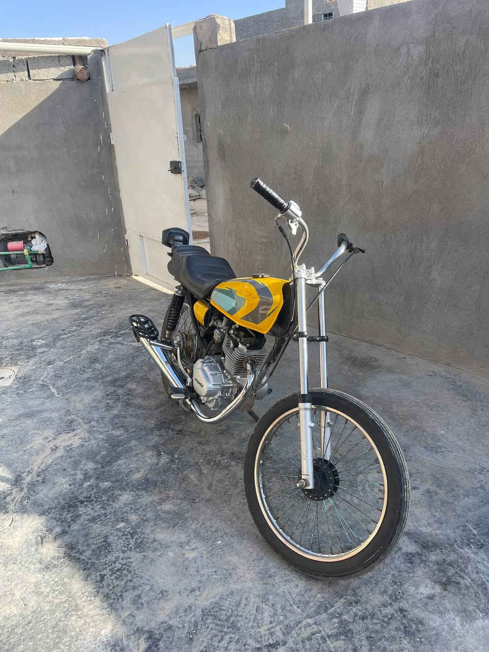 للبيع ٤٥٠ الف بيه مجال أوراق سكنر شاصي ١٦  عنواني بغداد الشعله ما متواجد على فيسبوك رقمي للاتصال ‏***********‭‬
