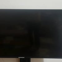 شاشة سمارت + ميز الشاشة اخت الجديدة  نوع الشاشة شينون 60 1080p حجم 43 ...