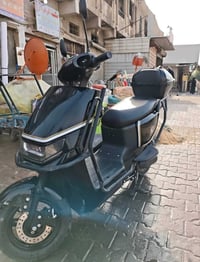 الصقر الأحمر • ٧ بطاريات أصلية • قليل الاستخدام