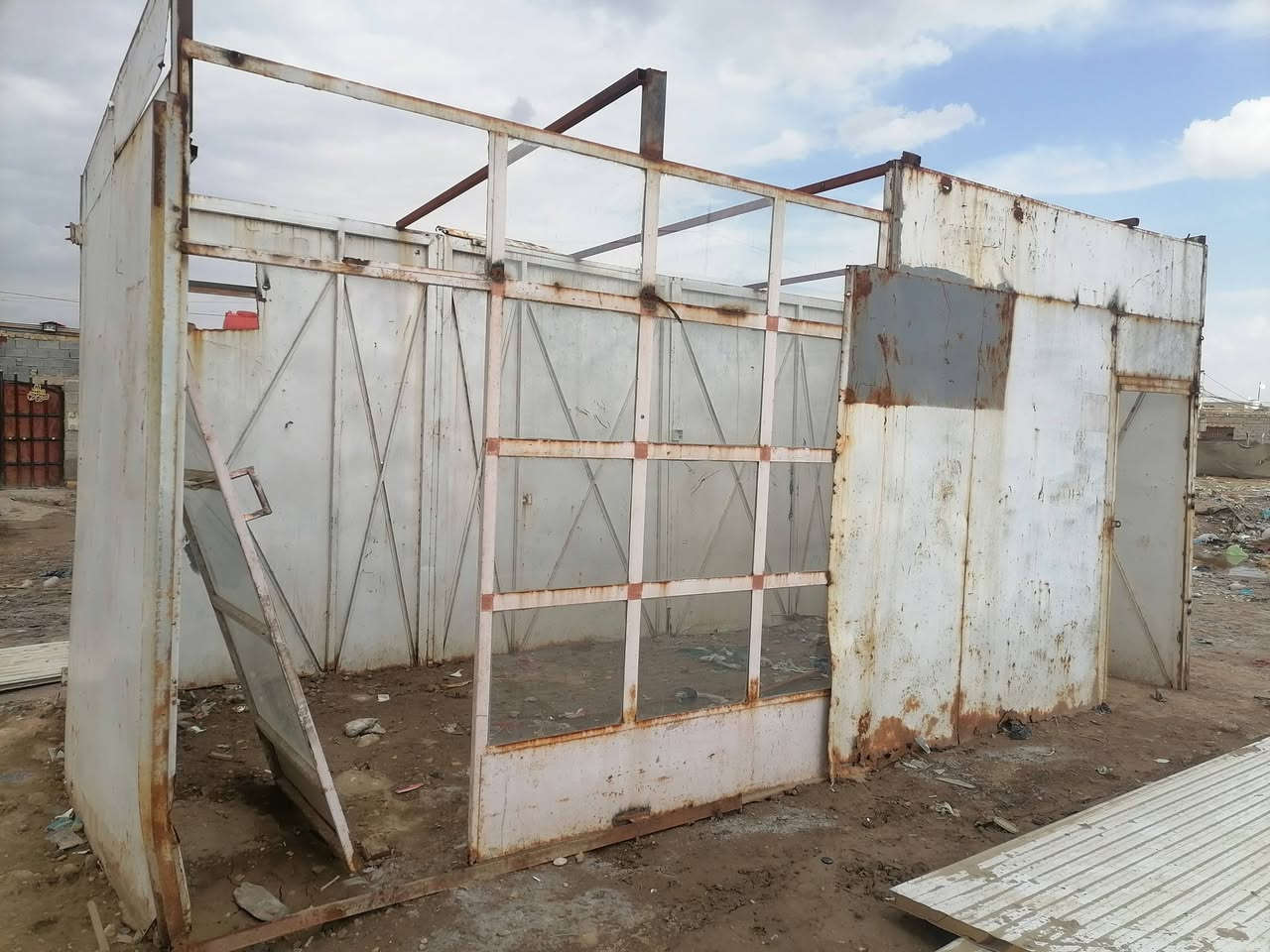 كشك للبيع طول خمسه ولعرض اربعه ليريده يتفضل خاص7857328365


**إذا كنت صاحب هذا الإعلان وتريد حذفه لأي سبب، رجاءا أرسل رسالة إلى الدعم الفني**