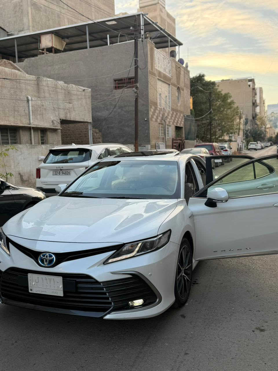 كامري خليجي هايبرد  2024 فئة GLE 
فول مواصفات بصمة سلايد فتحة سقف 

ماشيه 45 

بدون ضرر بدون صبغ من الدعامية للدعامية 
 كفاله حتى من الشخط والرصعه 

المواصفات 
فتحة 
بصمة 
تحكم ستيرن جهتين 
سايد بريك دكمة 
نظام سبورت 
نظام ايكو 
نظام Apple CarPlay و اندروين اوتو 
شاحن موبايل لاسلكي
برده خلفيه كهرباء 
حساسات امامية + خلفية
مري شفط كهرباء 
اشاير بالمري 
قطعتين تبريد 
شاشة كبيرة
كامرة خلفية دوارة
مكينة 4 سلندر 2500
لايت زنون 
لد امامي 
بلوجكتور زنون 
ويل كب كروم 18
كشن كهرباء 
داخل بيجي 
اناره داخليه LED
مانع انزلاق
وبيها بعد مواصفات 
مكانها بغداد تحويل مباشر 

***********
