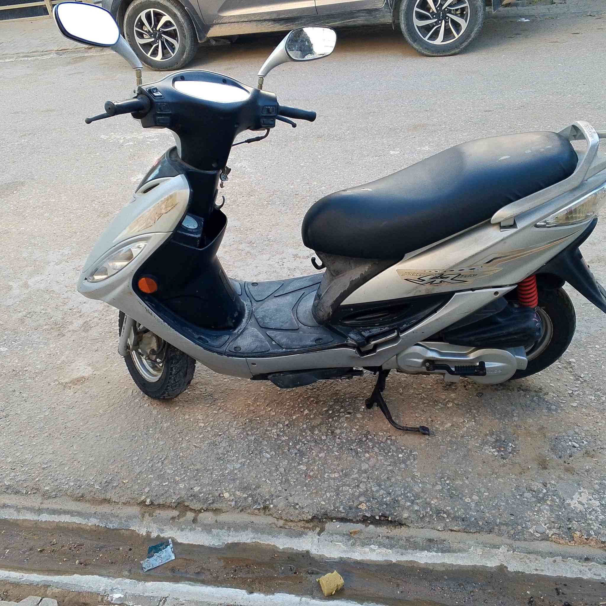 سلام عليكم  دراجه كامكو جي 4
ل بيع  صار شهر من نزلته من الحاويه 
الدراجه خير من الله  كهربائيات شغاله كله 
لايت عالي ناصي 
دراجه لا تنقيص و لا تبخير تجي و اشوف 
الدراجه ما مفتوحه 
و جيب 100 مصلح و ياك و افحص وين متريد 
 المكان نجف حي ميسان 
الرقم (  ***********. )
 السعر المطلوب 675 و بيه مجال ل شراي فقط  ♥
