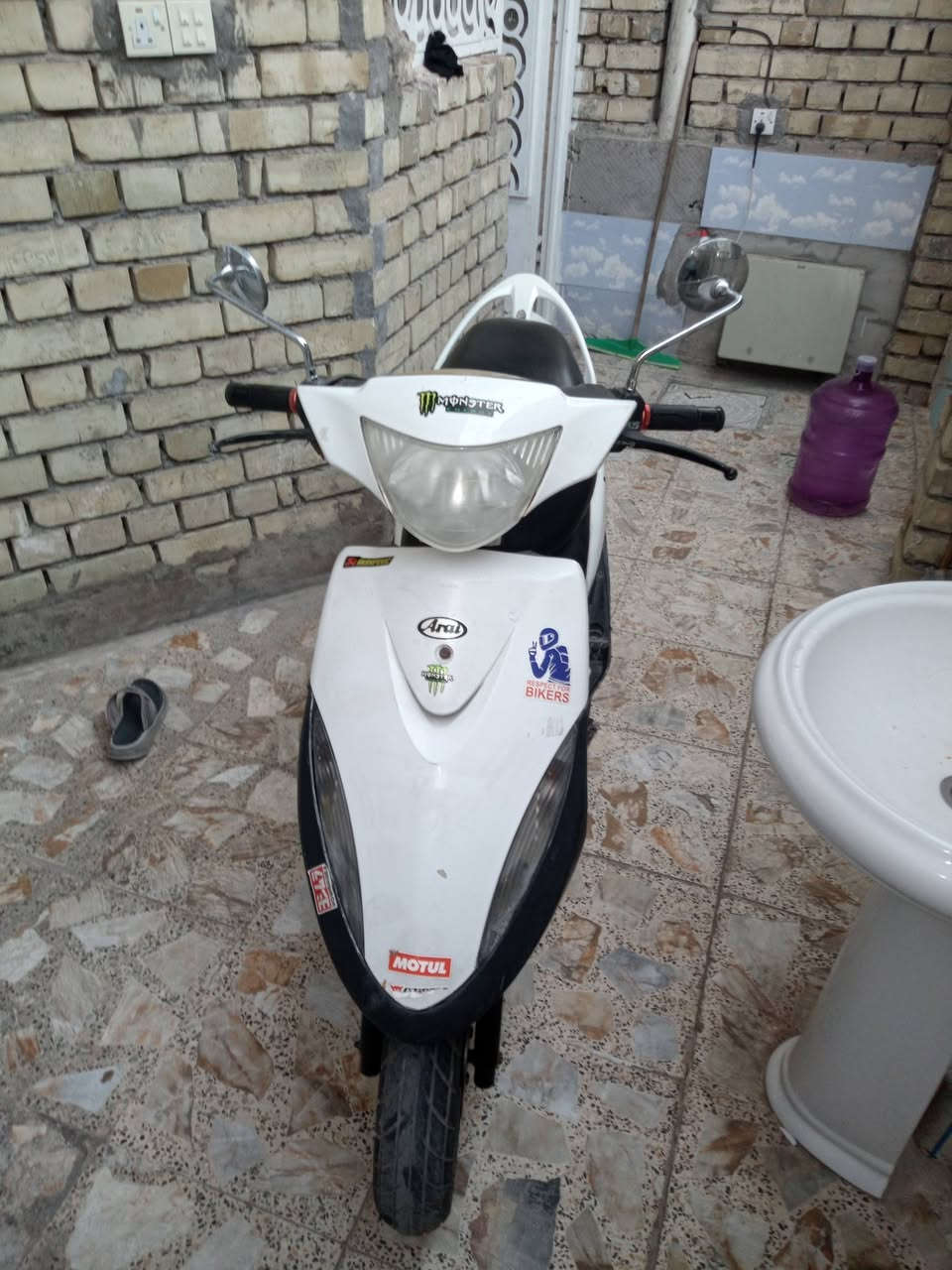 سلام وعليكم دراجهه ماكس عدله للبيع ♌

الصالنصه كاتم رياضي ✅

صح بيها نقوص بصيطه مثل الكسل مالها كايم 

يرادله تجفيت + سلف شغال+ الهندر شغال بس يردله قبق هندر

الكهربائيات شغال 100/100 اروقها كامله السعر 400 
***********
