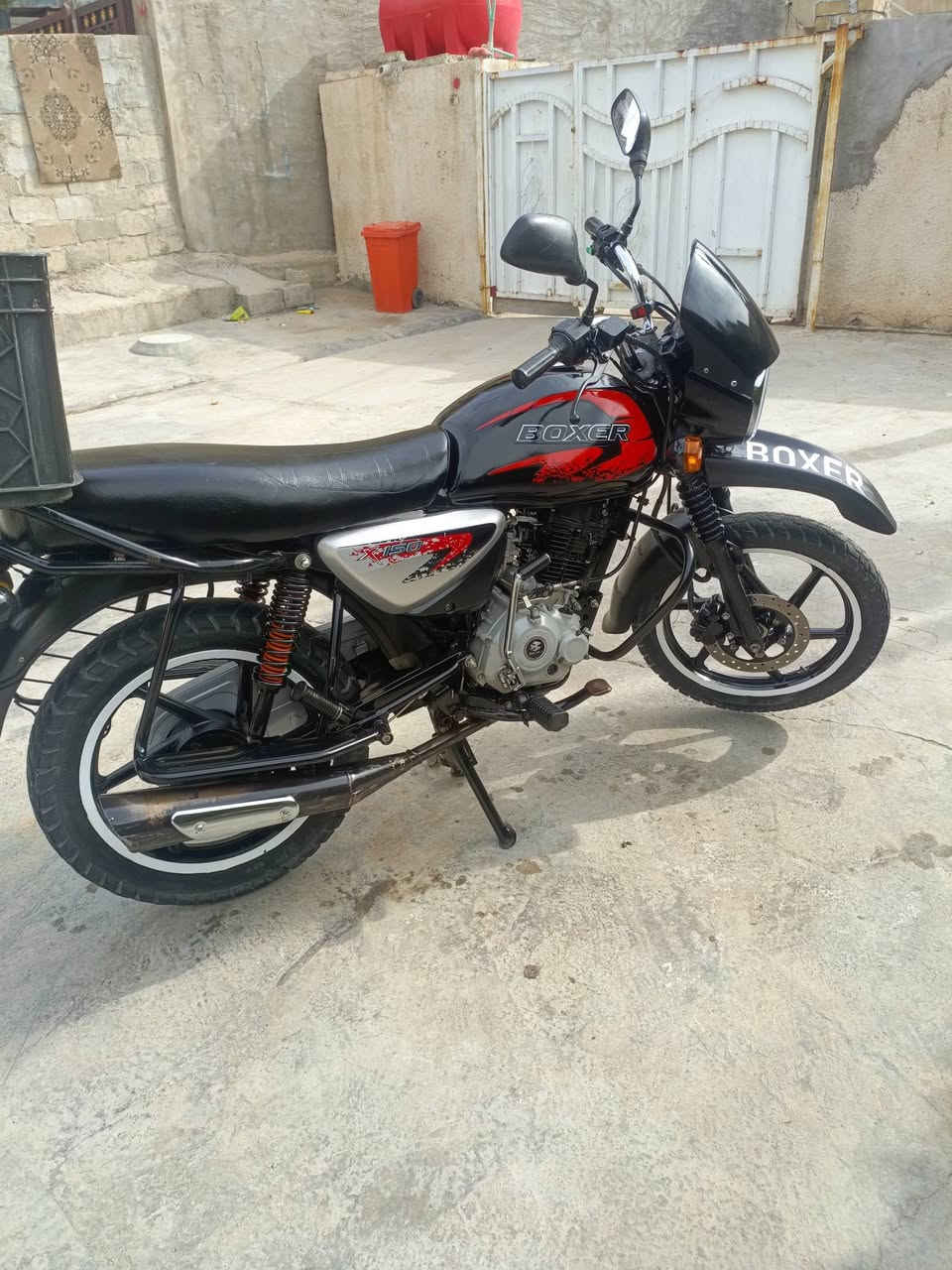 السلام عليكم
متاح بوكسر موديل 23 اوراق كامله 7كمرك مدفوع  دراجه خير من الله كلشي ما ناقصها تنكر سويج وتطلع ربع ماتصرف عليها سعرها 1300وبيها مجال للطيبين مكاني بغداد منطقه حسينية معامل ***********
