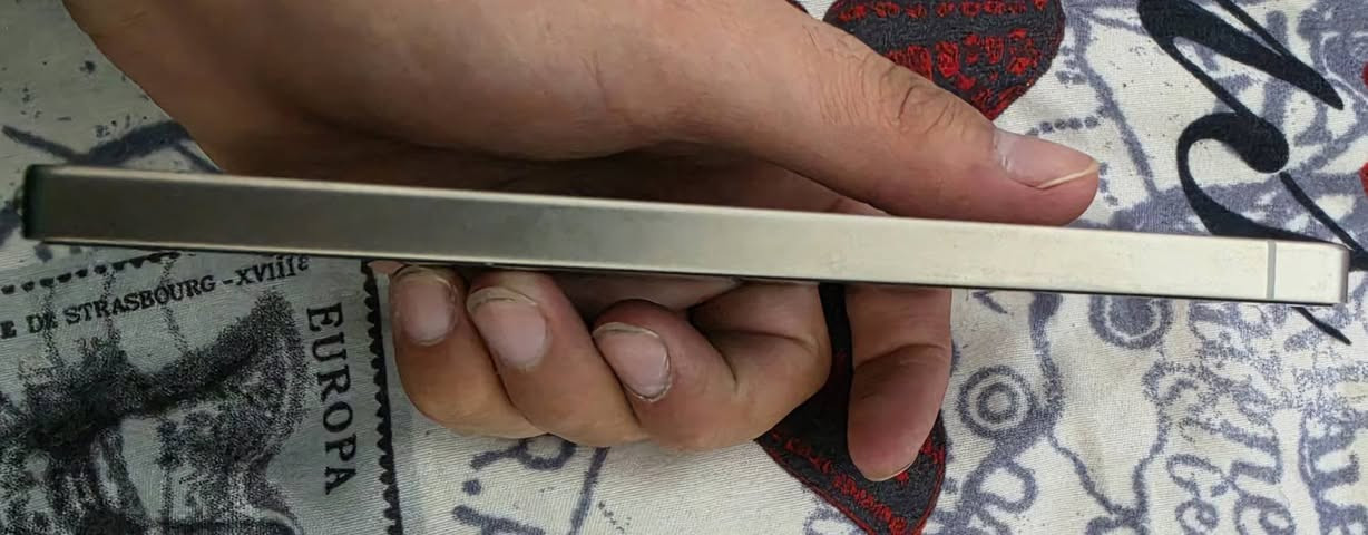 سلام عليكم شباب 
جهاز s25 ultra للبيع 
نظافه فول ١٠٠% شخط واحد مابي 
ذاكره ٢٥٦ ضمان عين الفهد 
سعر بمليون و٢٠٠ 
عنوان بغداد اعظميه 
*********** تواصل واتساب فقط او مازنجر
