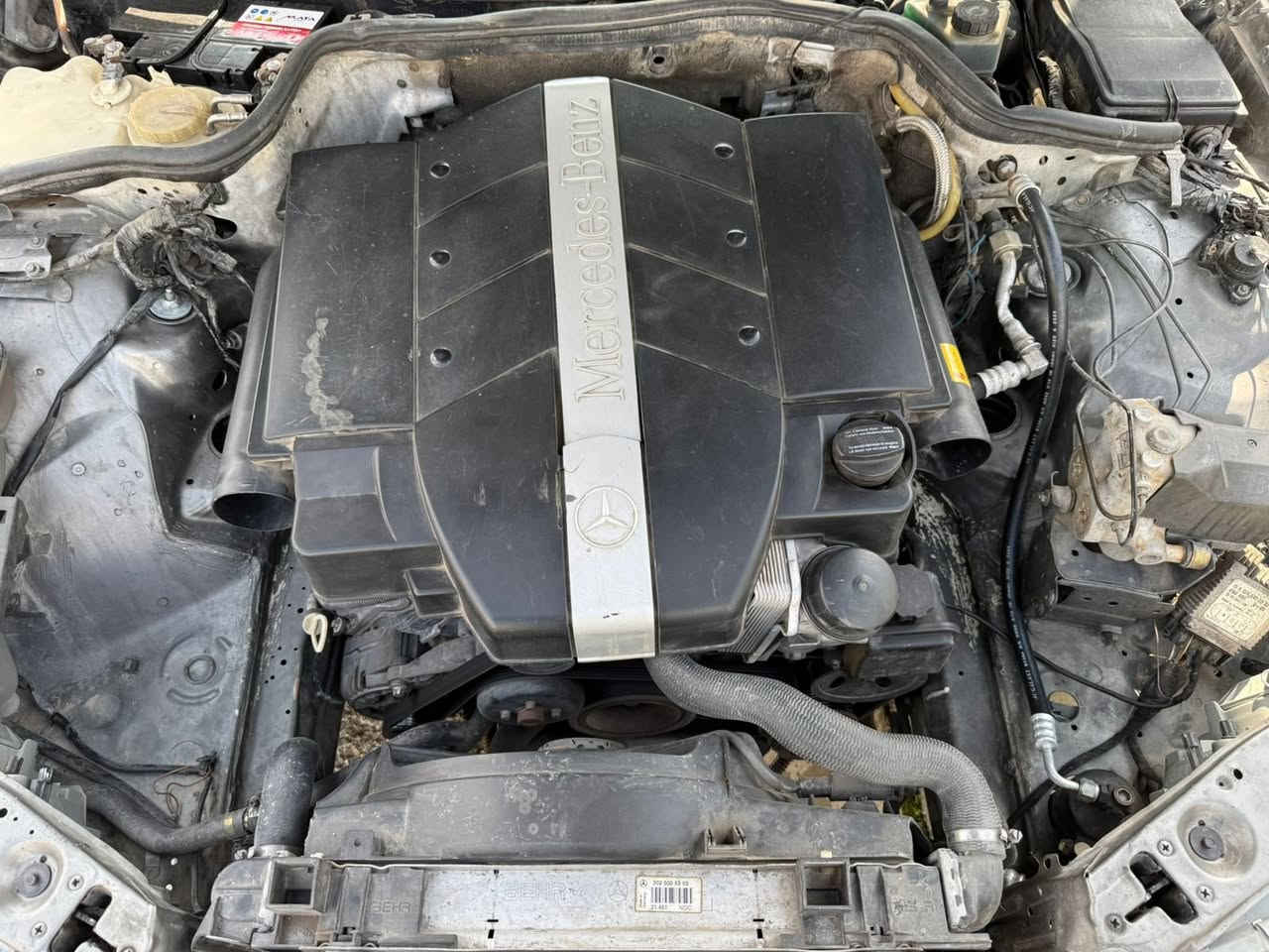 مرسدس رئاسی ١٩٩٠ SE 320 
محرک و گیر ٣٢٠ ڤی غواص.
بلا سلاید، باب قصیر
رقم دهوک تحویل مباشر مو کلاسیک.
صبغ عام جمالیة.
بیع مستعجل و سعر مناسب.
السیارة موجودة باربیل.

*********** أربيل, العراق
