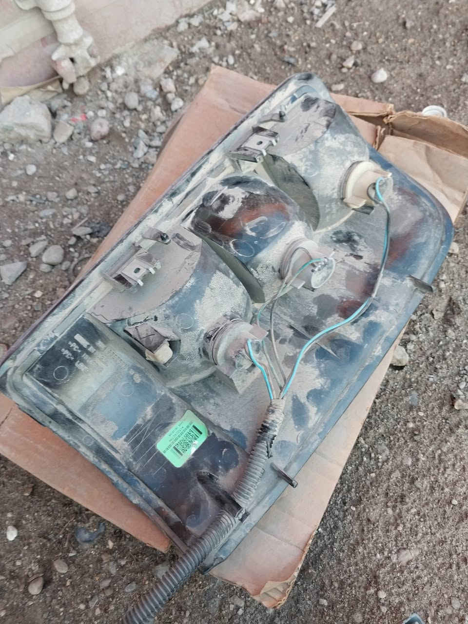 للبيع... بك لايت جمسي الفينية اصلي وكالة جديد وغير مستعمل صفحة السايق فقط .
العنوان// بغداد-باب الشيخ - خلف كراج النهضة. 
هاتف // ((***********))
