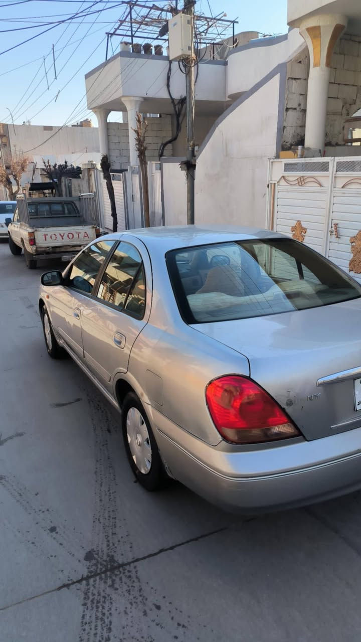 نیسان سەنی 2005 ئاڕمی هەولێرە سەنەوی ویشی لەگەڵایە تەحولی عەسڵە ئەستۆ پاکی بۆ کراوە خەرامەیشی بەشەرت یەک پەڵەی بجوک بۆ یاخی هەیە سەیارەکە فول فولە فۆڕمیکایە کە لەو عەینەک پێشوو دوای کەپسە   جوار دایەی  تازەی لەسەرە دەقەو ڕەقەی بەشەرت نـــرخ $82مـعامەلەیەکی کـەم پەیوەندی ***********
