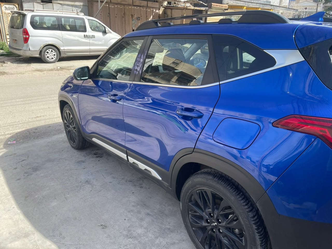 سلام عليكم كيا سليتوس موديل 2023 سياره حادثها جاملغ وبنيد وباب ماشيه 20 الف مواصفات فول عدا الفتحه رادارات تشغيل عن بعد بصمه مكينه 1600 سياره كولش حلوه وع ايدي السعر 138 شراي يتصل غير متواجد ع الفيس الرقم ***********
