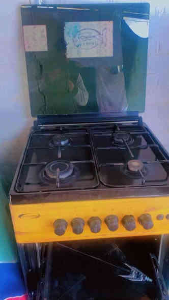 سلام وعليكم من رخصت الادمن عندي هذا الطباخ اخو الجديد ناره يخبل ونضيف حيل حيل قليل مستعمل الفرن شغال كل شي بس شغال شرط الفحص  عنواني كركوك عرفه رقمي ***********. السعر 120 وبي مجال
