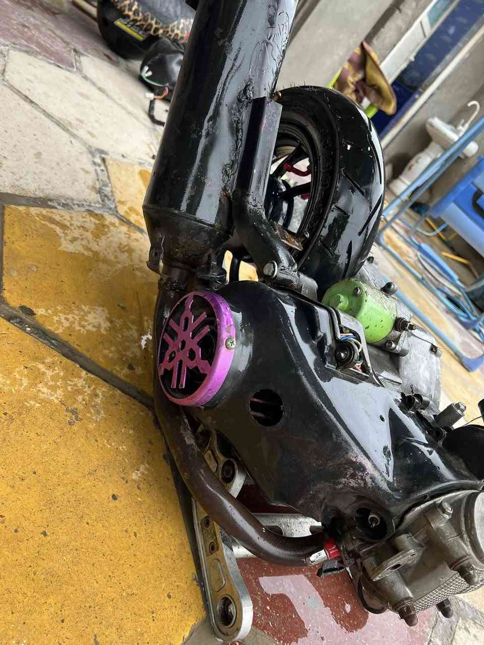 السلام عليكم غراض دراجه ماكس
مكينه كامله مابيهه اي نقص 55 سعرهه 200قفل قفل
كشن ماكس كامل ب25
كاعيهه باتري ب10
باتري ب15
سبايدر ب10
ضفيره ب15
تانكي وفاكيوم وقاعده سبايدر ب20
عقل وكتف ب20
حاضن طينن ب5
قمجي بريكك ب5
صدر ماكس ب20
مجامع جديده ب15
كابريتر قفاز  هوه ولقمجي ولجوين ب30

الرقم *********** مكان جسر ديالى الجديد توصيل ماعندي👍🏻
