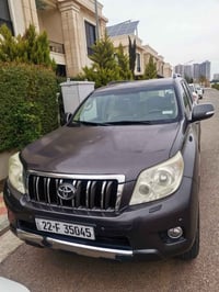 للبيع برادو ٢٠١٣ شهر ٣ مواصفات VX 6 سلندر سيارة كفالة  لون زيتوني عامة...