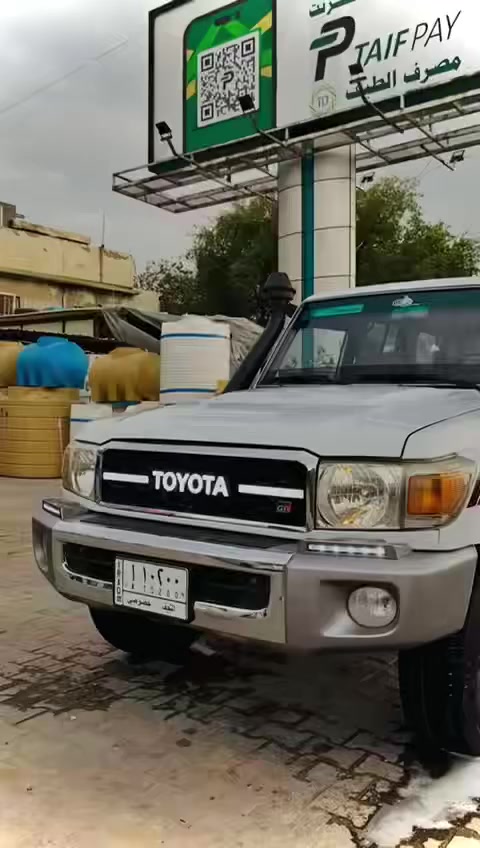 السلام عليكم سياره لاندكروز موديل 1991 للبيع امحدثة 2023 كير او مكينه 3000 جدد الصدر وره او كدام جديد تدفئه او تبريد جديد تخم تاير او ويل كب جديد  رقم إنكليزي جديد السياره جاهزه دينار متحطلها مكان السياره علي الصالح مقابل مرور الطوبجي للاستفسار ***********
⭕️ملاحظه : بعض الصور قديمه
