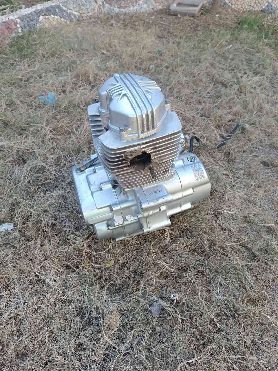 اسلام عليكم شباب. متاح مكينة للبيع MTR. نظيفة بيها بس خيط بخار. مكاني مشخاب الشراي يجي خاص 
***********
