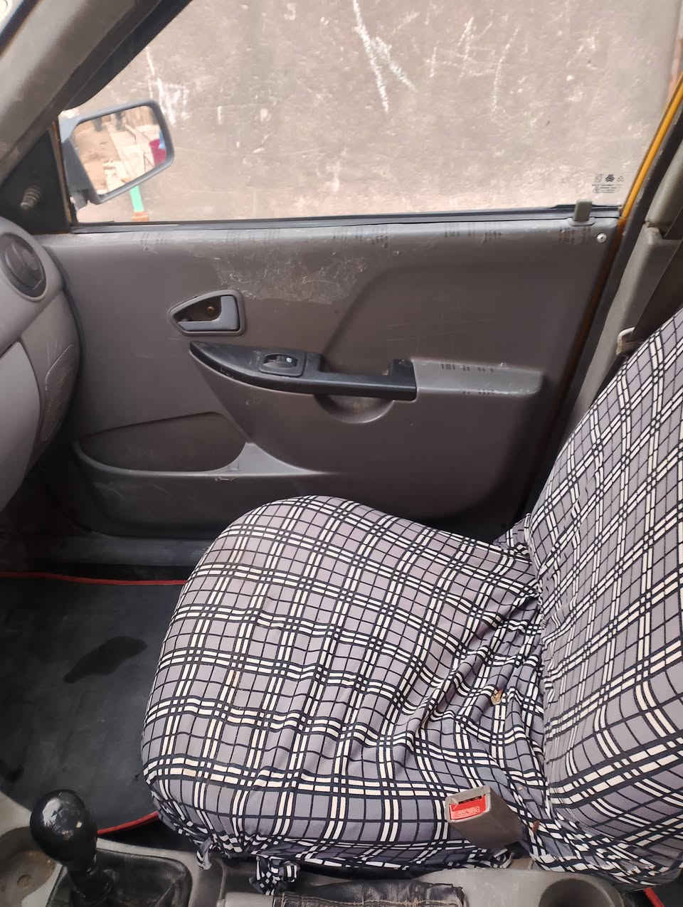 سايبة مديل 15  رقم كربلاء  سيارة بدون ضربه قوية عضمته حلوة سعر 17 قفل. عليه غرامة على المشتري *********** ما متواجد عل فيس
