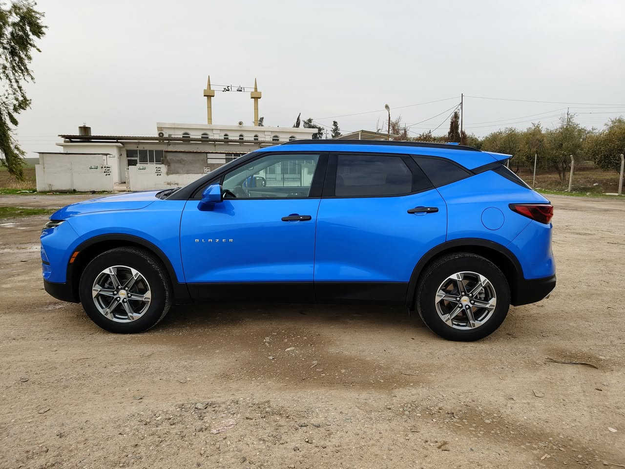 Choverlet Blazer 2024 AWD
ماشيه 23mil
رادار امامي 
بصمة تشغيل +تشغيل عن بعد 
شاشة كبيره الحجم +كار بلي اندرويد اوتو واير ليس 
شحن واير ليس 
كشن تدفئة
هندبريك بصمة 
اوتو هولد
فور ويل
صندوق كهربائي 
حادث السياره قبغ صندوق مبدل باصلي ومصبوغ 
بدون شاصي بدون ايربك 
كاتي ابراهيم خليل باقي 75 يوم عالترقيم
صور الحادث بالمنشور  
  سعر 183 $
مكان السياره موصل اربيل
للاستفسار الا تصال 
‭0770 469 6578‬
