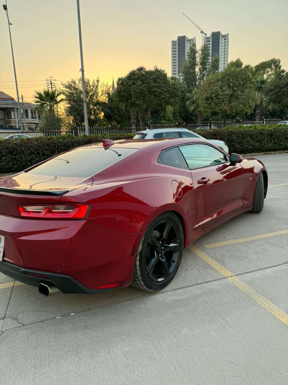 سيارة كامارو بدون سبغ موديل ٢٠١٦
***********٤ سلندر ماكنه ٢٠ توربو  rs 
بيها ٣ تعديل بارد 
غرامات ٢،٠٠٠،٠٠٠ 
سعر ١٣٥ $ دفتر و خمسة و ثلاثون ورقة
