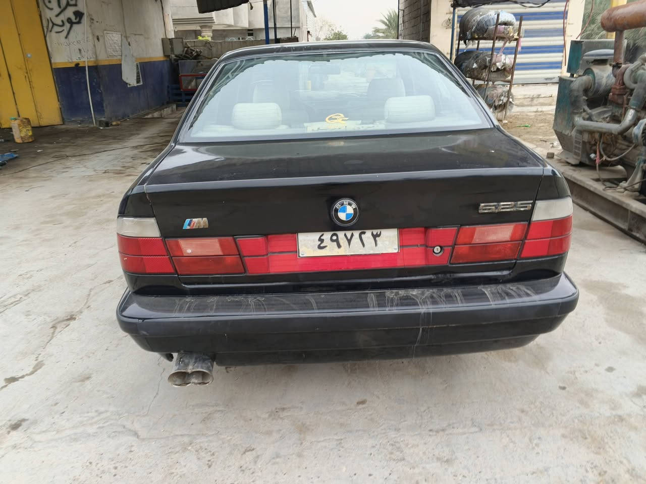 السلام عليكم سياره بي ام معروضة للبيع سياره جاهزة مكينة وكير خير من الله  سيا ره تبريد شغال كهربائية شغال كله سياره تخم تاير جديد حدايه جديده رقم اربيل ألماني تريد تحويل وكاله اني خادم سعر عله خاص ***********
