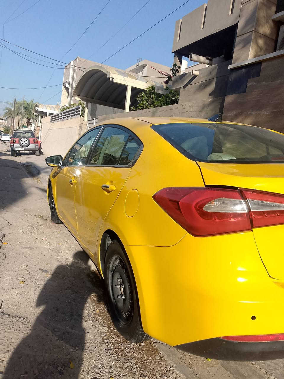 السلام عليكم للبيع فورتي موديل 2015 رقم بغداد تحويل ثاني يوم السياره فول 1/1  حادثة جاملغ وبنيد  السعر 80 وبيه مجال للشراي العنوان بغداد الجديده الامين الثانيه الرقم ***********
