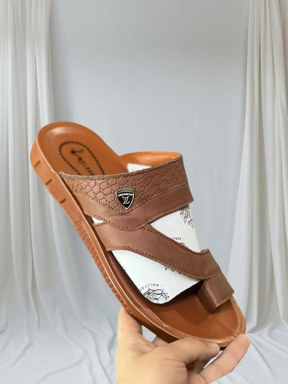 #بــــــــ47_الـــــــــف_فقـــــــــــط
شحاطه رجالي طبــــي الاصلي 
فوول طبي قياسات من 40-45 
يوجد توصيل لجميع المحافظات
ــــــــ♡ #باربـــــــي_للجملــــه♡ــــــــ

رابط قناتنا على التلگرام..... 

https://t.me/BARBELP

للحجز والاستفسار مراسلة الصفحه 
رقم الواتس : ***********
