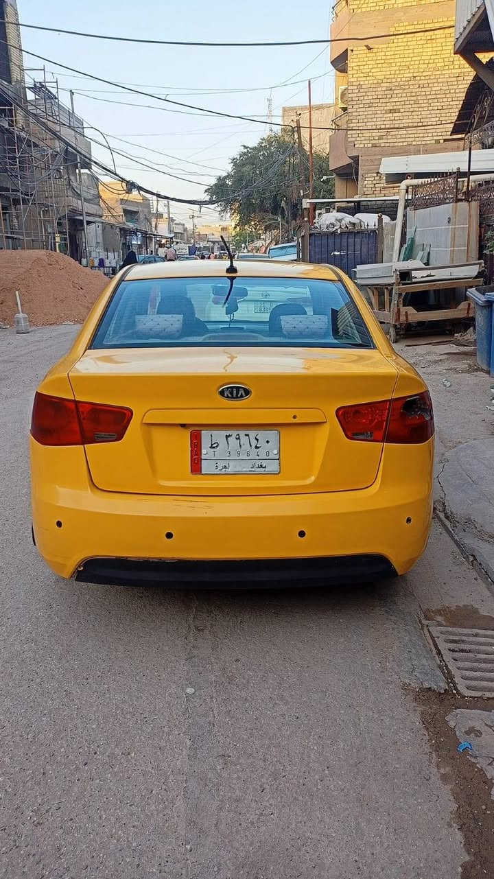 السلام عليكم فورتي ٢٠١٢ وارد امريكي باسمي مكان بغداد الكريعات السونار داخل الصور سياره حلوة وجاهزه بيها ملاحظات بسيطه بالصدر مع تكحيلات كير مكينه تبريد خير  من الله اخوان السعر 80 ورقه بيها مجال بسيط انشالله للتفاصيل اكثر الاتصال على رقمي 
***********
والي ماتصرفله وتعجبه شرفنه بتعليق يالله
